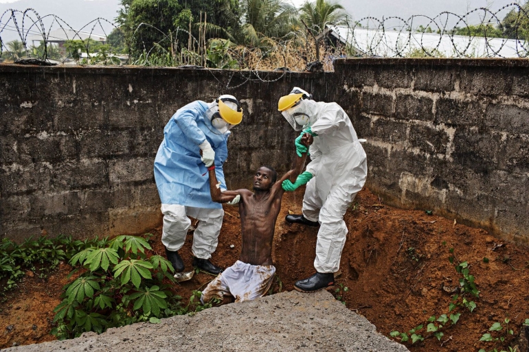 Korban ebola di wabah 2014-2016. Photo: primecollective.com