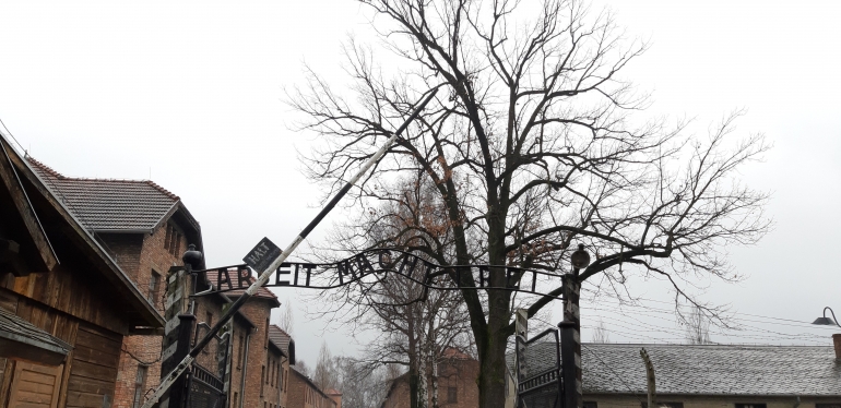 Pintu masuk museum Concentration Camp Auschwitz (Dokumentasi pribadi)