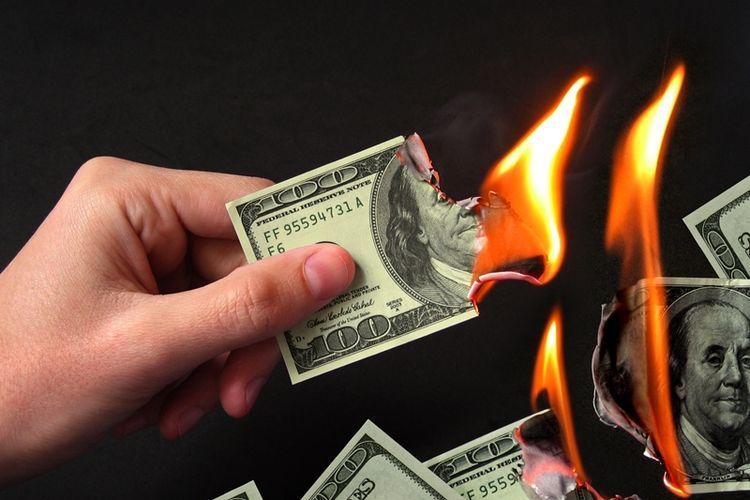 Ilustrasi Bakar Uang (sumber: money.kompas.com)