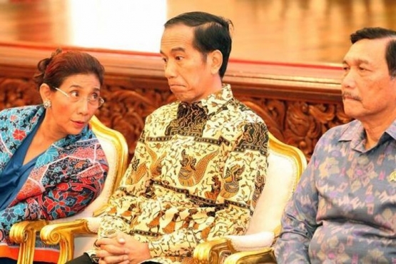 Susi berbisik, Jokowi kaget (Foto: Dok. KKP)