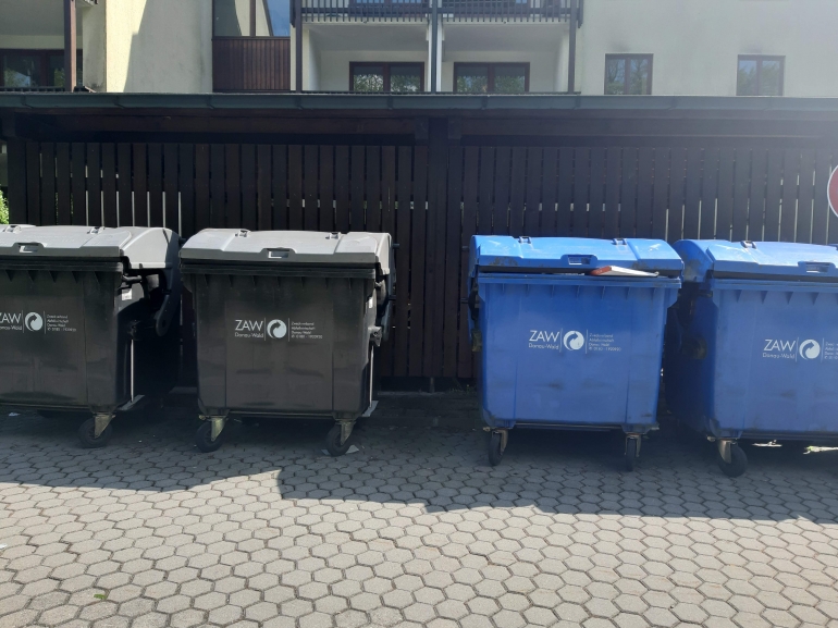 Pemilahan sampah di Jerman (Bayern). Foto diambil di area asrama mahasiswa (Dokpri)