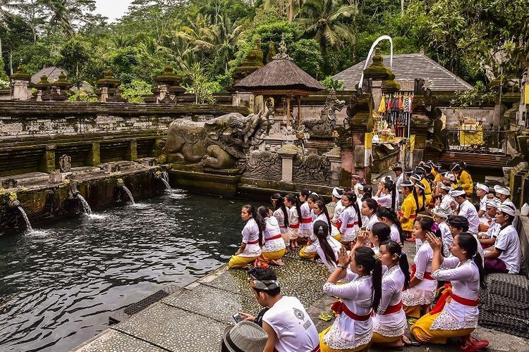 Pura Tirta Empul Gianyar, Bali (Shutterstock/Viktoria Krayn) via Kompas.com