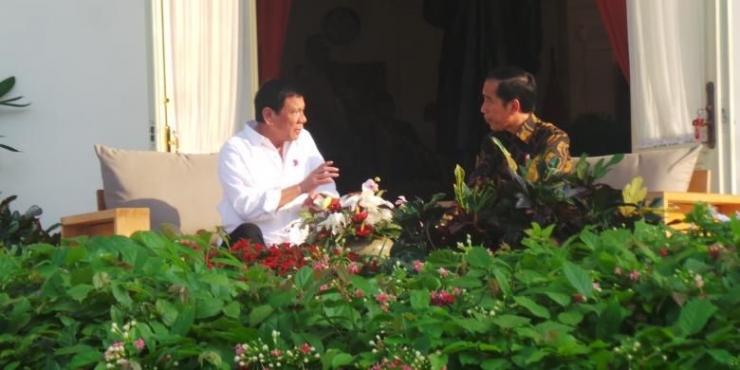 Ketika Presiden Duterte mengunjungi Indonesia dan bertemu dengan Presiden Jokowi. Sumber foto: Ihsanuddin via Kompas.com