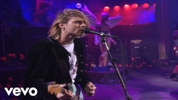 Nirvana membawakan tembang ini dalam konser (sumber gambar: NirvanaVevo)