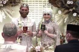 Potret bahagia Kesha dan Adhi Permana setelah resmi menikah pada 7 Februari 2021(YouTube Kesha Adhi)