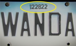 Dalam opening credit episode ketujuh, muncul angka yang muncul di plat nomer kendaraan. Sumber : buzzfeed