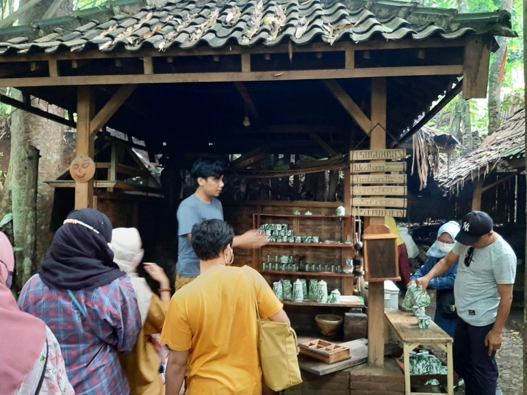 Kedai Tomboan Ngawonggo|Dok. Pribadi