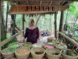 Aneka jajanan pasar di Tomboan Ngawonggo|Dok. Pribadi