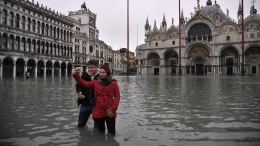 Selfie di Venesia (dok. AFP/dimuat detik.com).