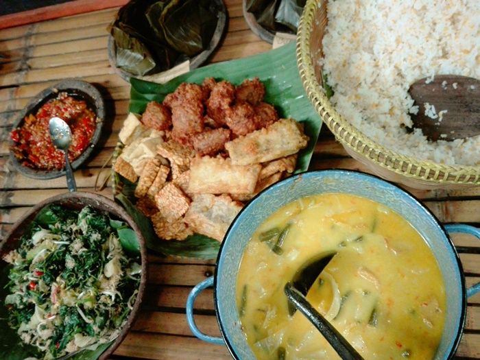 makanan-tradisional-enak-603249fbd541df537b496a42.jpg