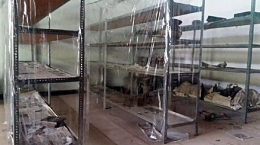 Rak penyimpanan koleksi di Museum Negeri Sulawesi Tenggara yang sudah kosong dicuri (Foto: istimewa/news.detik.com)
