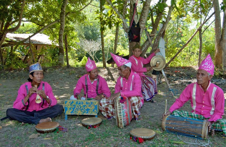 Atraksi Budaya Sumbawa (foto: Erry M Subhan)