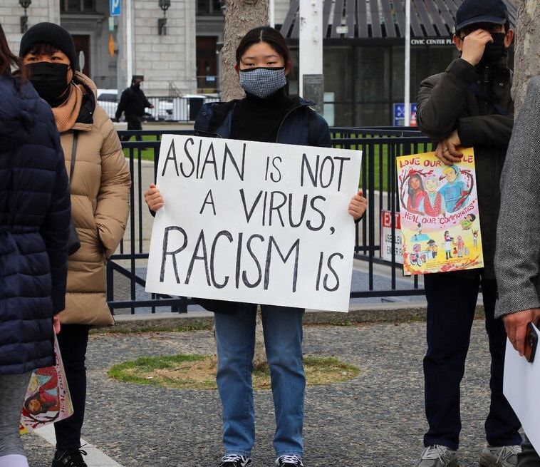 Demonstrasi terhadap tindakan rasisme anti-Asian di Amerika Serikat | Foto diambil dari The New York Times/Jim Wilson
