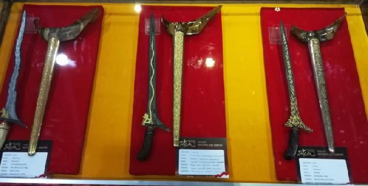 Seniman Ini 7 Kali Ritual Untuk Tahu Rupa Gajah Mada Dan Melukisnya