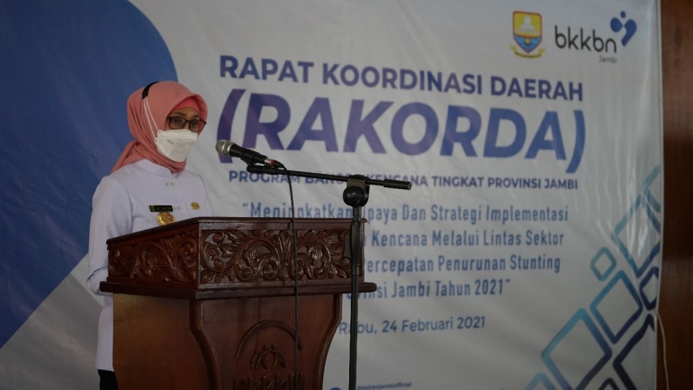 Pj Gubernur Jambi Dr. HARI NUR CAHYA MURNI saat membuka Forum Pertemuan OPD Ketahanan Pangan - Foto: Jaswaryanto/Katapublik