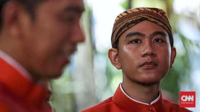 Gibran Rakabuming Raka, wali kota Surakarta yang baru saja dilantik (sumber : CNN Indonesia)