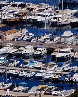 Deretan speedboat mahal di pelabuhan Hercules- Monaco. Sumber: koleksi pribadi