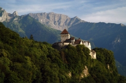 Kastil Vaduz - Liechtenstein. Sumber: Michael Gredenberg / wikimedia