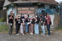 Gambar 1.1 Anggota Kelompok KKN Reguler IT 039 (dokpri)