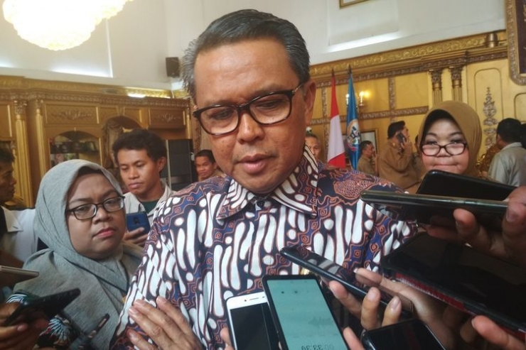 Gubernur Sulawesi Selatan Nurdin Abdullah saat diwawancara di rujab gubernur Sulawesi Selatan, Senin (2/3/2020).(KOMPAS.COM/HIMAWAN)