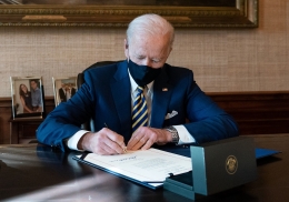 Sejak awal Joe Biden memutuskan untuk tidak mengonsumsi minuman keras (foto: White House melalui wikimedia commons)