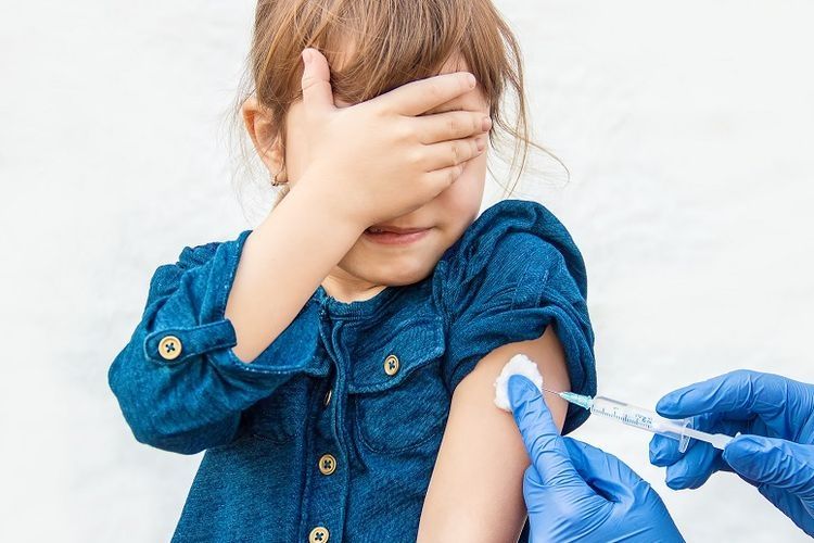 Ilustrasi vaksinasi anak di masa pandemi Covid-19.(Shutterstock via KOMPAS.com)