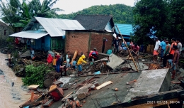 Dokpri. Rumah hancur diterjang banjir
