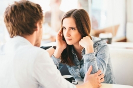 Komunikasi jadi faktor penting dalam menjaga hubungan dengan pasangan| Sumber: Shutterstock via Kompas.com