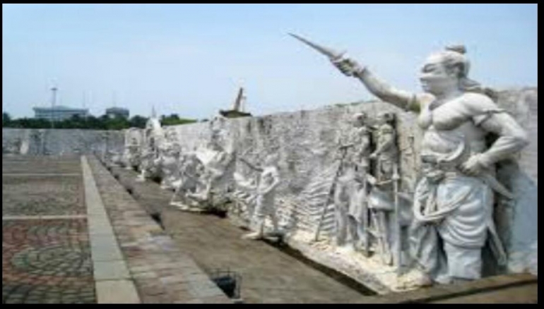 Gajah Mada pada Relief Sejarah Nusantara di Monumen Nasional Jakarta (Sumber: liputan6.com)               
            googletag.cmd.push(function() { googletag.display('div-gpt-ad-712092287234656005-411');});
                