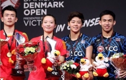Dechapol/Sapsiree dan Zheng Siwei/Huang Yaqiong di podium Denmark Open 2018: instagram.com/popor_sapsiree