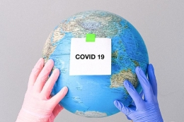 Ilustrasi penyebaran virus Covid-19. (sumber: PEXELS/ANNA SHVETS via kompas.com)