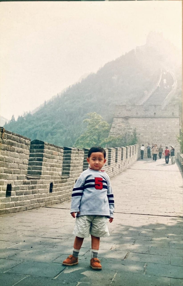 Kenjiro, muridku, anak bungsu Ibu Siela saat berada di Tembok China, China/ Dokumentasi Pribadi (Siela Wijaya)