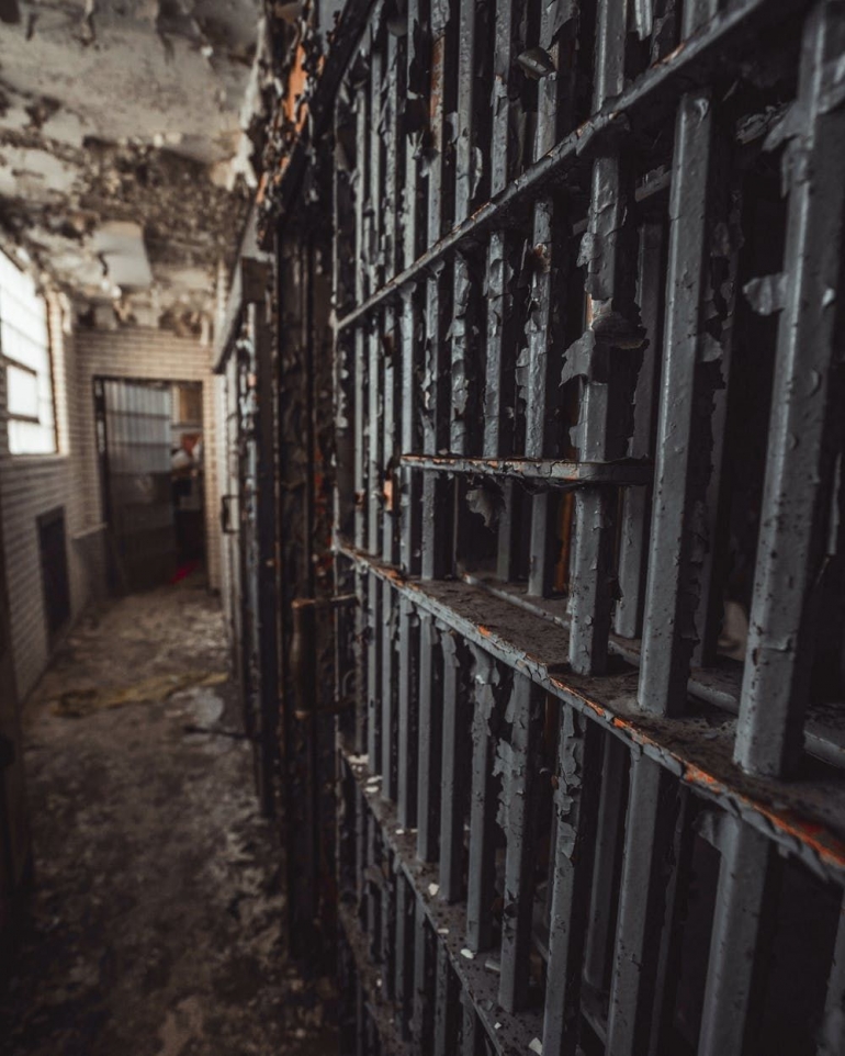 Gambar ilustrasi penjara di film Caged 2021 | pexels.com/Camerun Casey