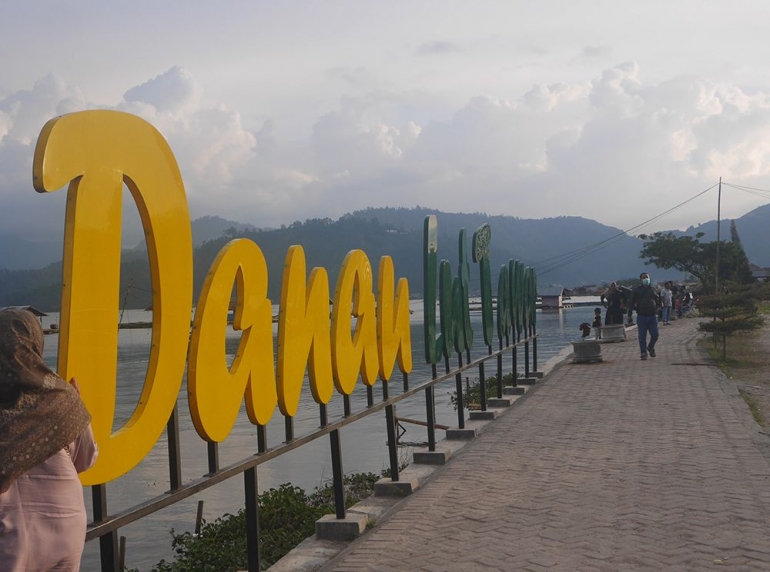 Spot sejuta umat Danau Laut Tawar