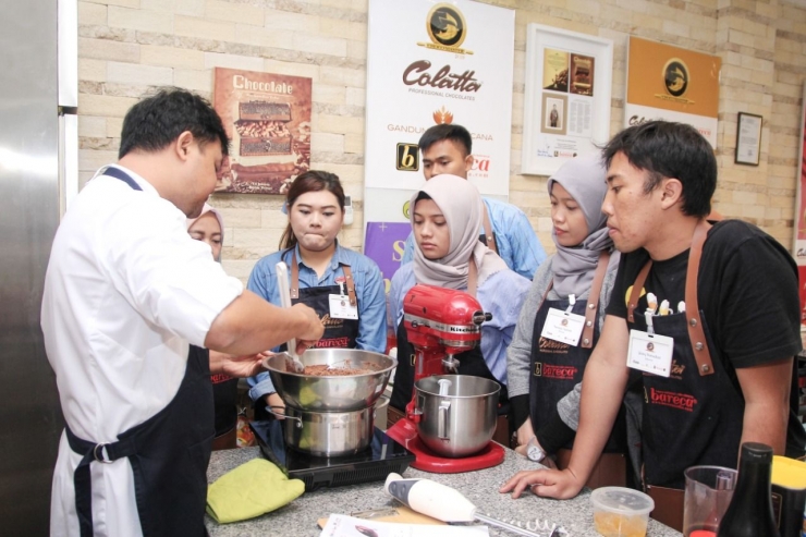 Para Chef dan Pelaku Usaha Pastry tingkatkan ilmu di dapur Bareca (Foto : Ist) (Foto: Ist/dokpri)