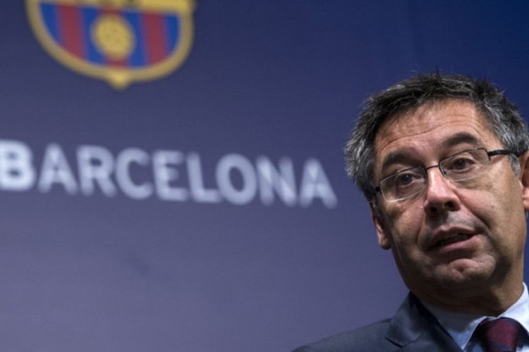 Presiden FC Barcelona, Josep Maria Bartomeu, dalam konferensi pers di Camp Nou, Barcelona (JOSEP LAGO/AFP via KOMPAS.com)