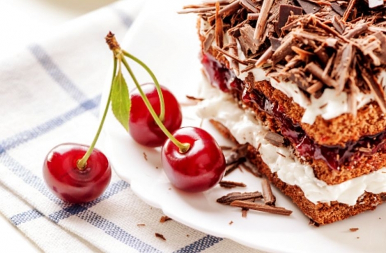 Black forest cake (ilustrasi pixabay.com)