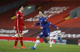 Pemain Chelsea merayakan gol ke gawang Liverpool. (via AP Photo)