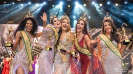 Lima besar Miss Grand International 2019 berpose bersama . Sumber: Instagram MGI
