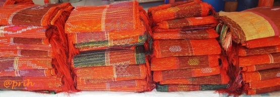 Pajangan produk lokal menawan di Pasar Tigaraja (dokpri)