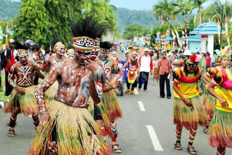 Tari Yosim Pancar (Yospan), tari persahabatan dari Papua. Sumber: Tribunnews.com via Kompas.com
