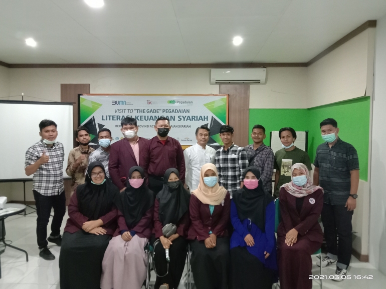 Foto bersama setelah selesai Workshop di Aula Lt.2 kantor PT. Pegadaian Syariah Area Aceh|habakutaraja.blogspot.com
