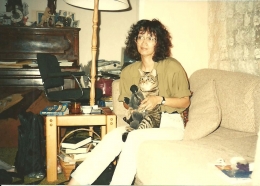 Dokumentasi pribadi | Istri Oom Howdy dengan kucingnya ...