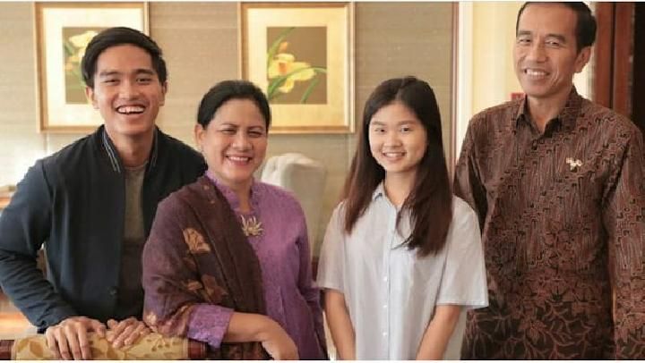 Kaesang Pangarep dan Felicia Tissue bersama Ibu Iriana dan Bapak Joko Widodo (Foto: Instagram/Felicia Tissue) 
