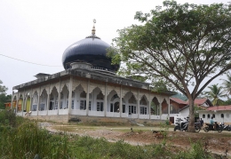 Salah satu masjid di Rikit Gaib, gayo Lues (foto pribadi)