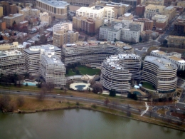 Kompleks Perkantoran Watergate- Washington DC. Sumber: Indutiomarus/ wikimedia