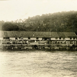 Dermaga Pelabuhan Merak, Circa 1930, publikasi KITLV (diambil dari Muhammad Abduh Jamhari)