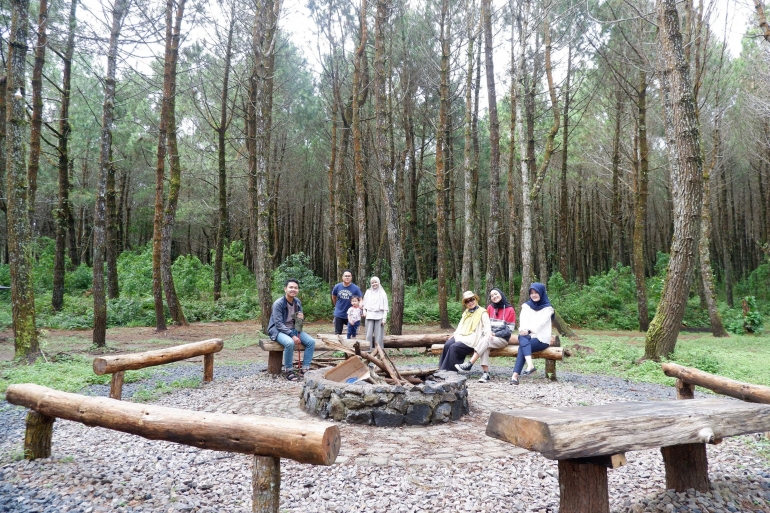 Camping Bersama Keluarga di Jungle Milk, Lembang. Sumber: dokumentasi pribadi.