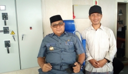 Bersama Bupati Simeulue Erli Hasim diruang Nahkoda KMP Aceh Hebat 1 (doc Rachmad Yuliadi Nasir/Istimewa)