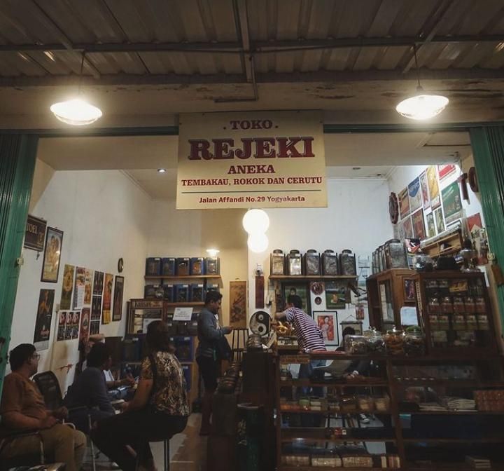 instagram.com/tokotembakau_rejeki
